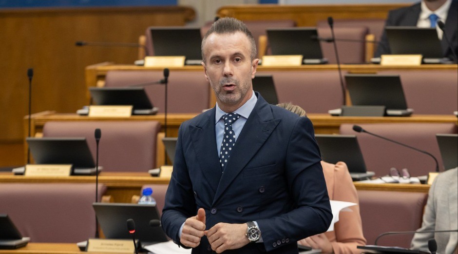 BOGDANOVIĆ OTKRIO ŠOKANTNE DETALJE: Preko 1.800 građana nezakonito praćeno, 7.000 stranica tajnih transkripata